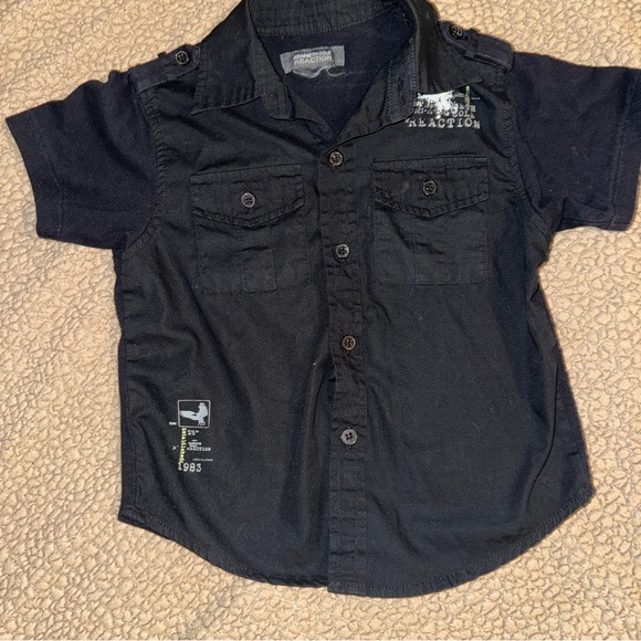 4/$20 Kenneth Cole Reaction toddler boys button up camp shirt, black, 3T - Picture 1 of 5